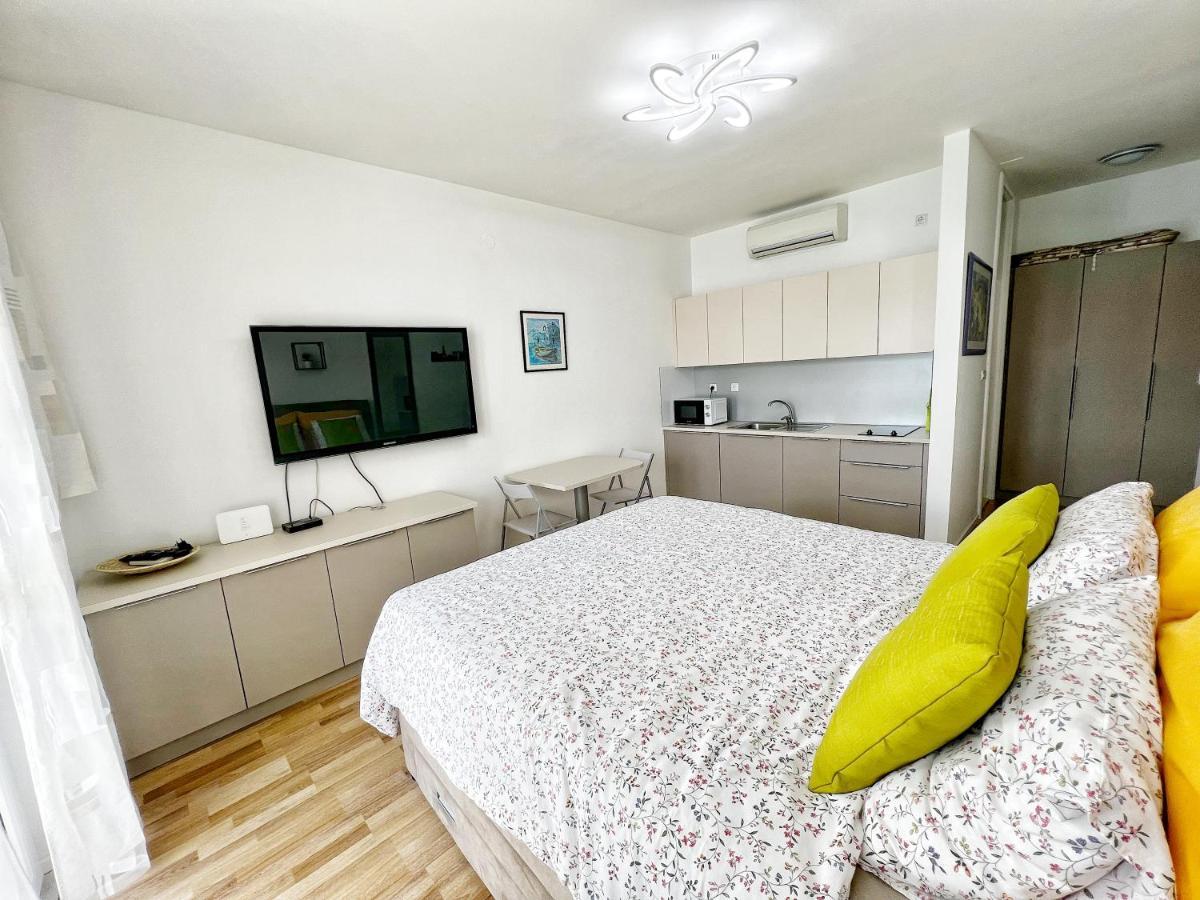Studio Apartma Pag Blue Ocean 1 With Sea View Pag Town Exteriör bild