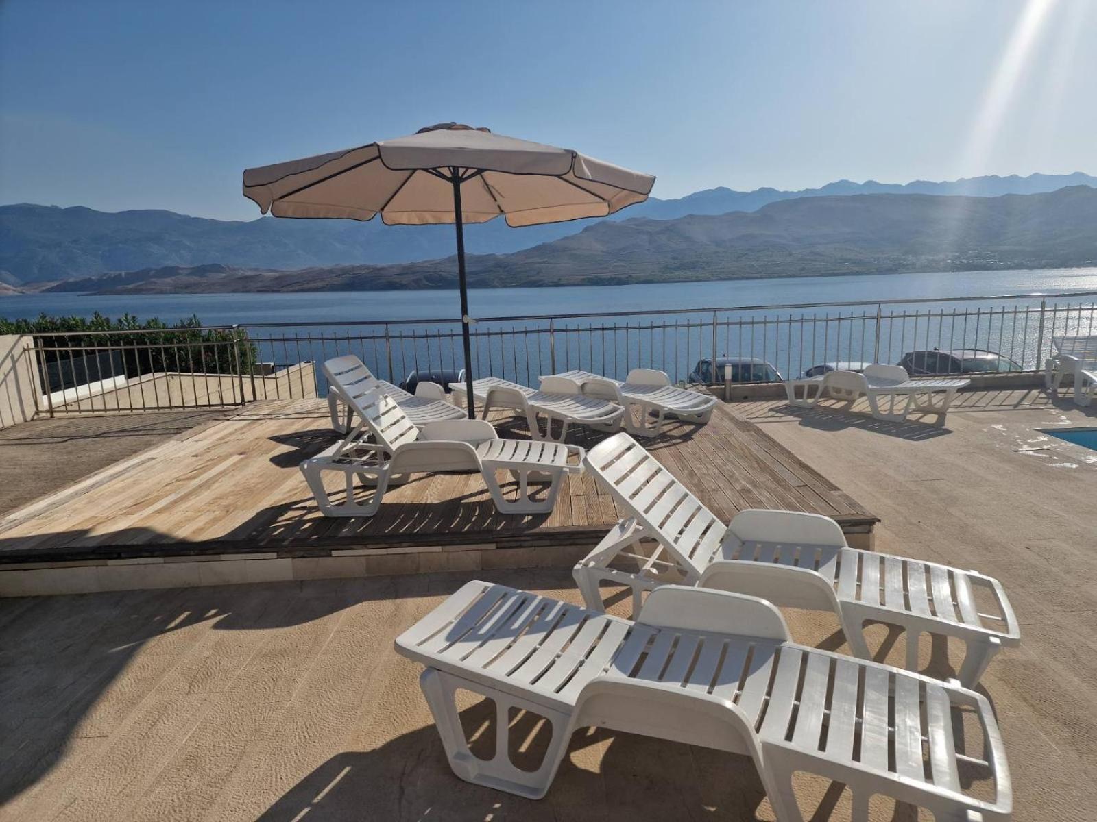 Studio Apartma Pag Blue Ocean 1 With Sea View Pag Town Exteriör bild
